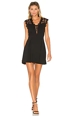 ПЛАТЬЕ С КРУЖЕВНОЙ ВСТАВКОЙ BCBGeneration $138 