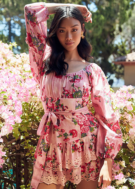 Войти в магазин одежды